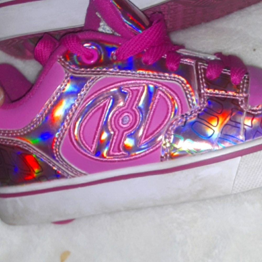 Pink heelys